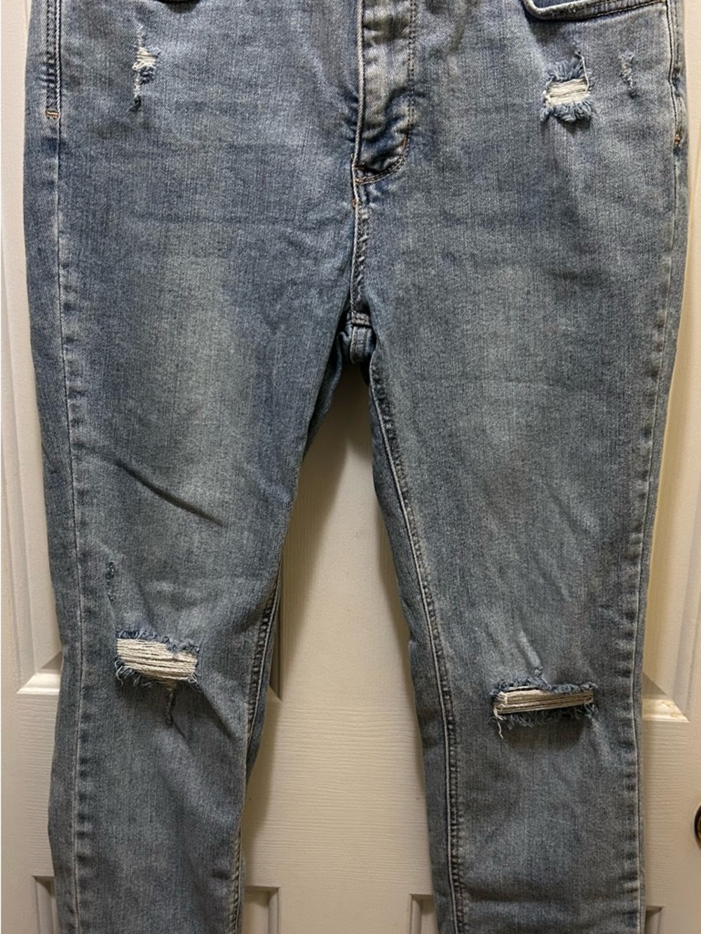 Judy Blue Boyfriend Jeans in Light Blue Distressed